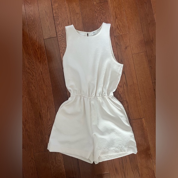 Hardly worn cream Aritzia romper - size XS - Picture 1 of 3